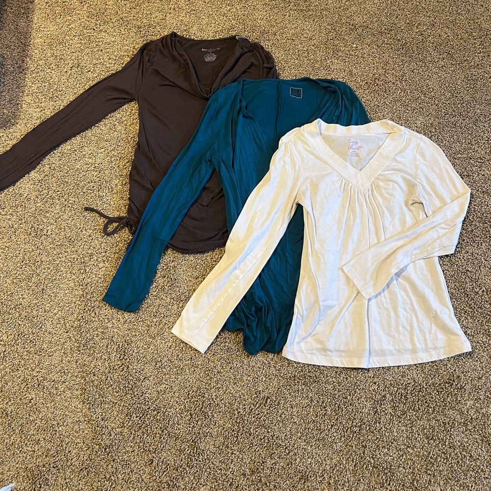 Maternity lot. Size small